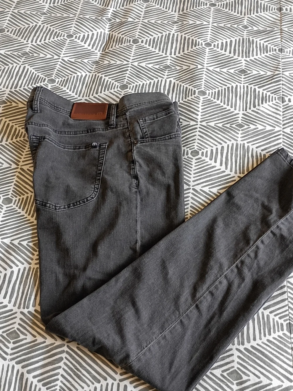Travis Mathew Men's Charcoal Grey Washed Jeans Straig Leg 32x30